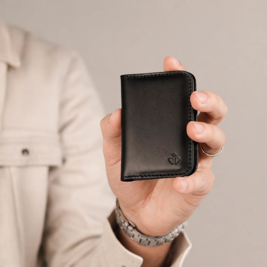 T101 — Portefeuille Minimaliste en Cuir Italien